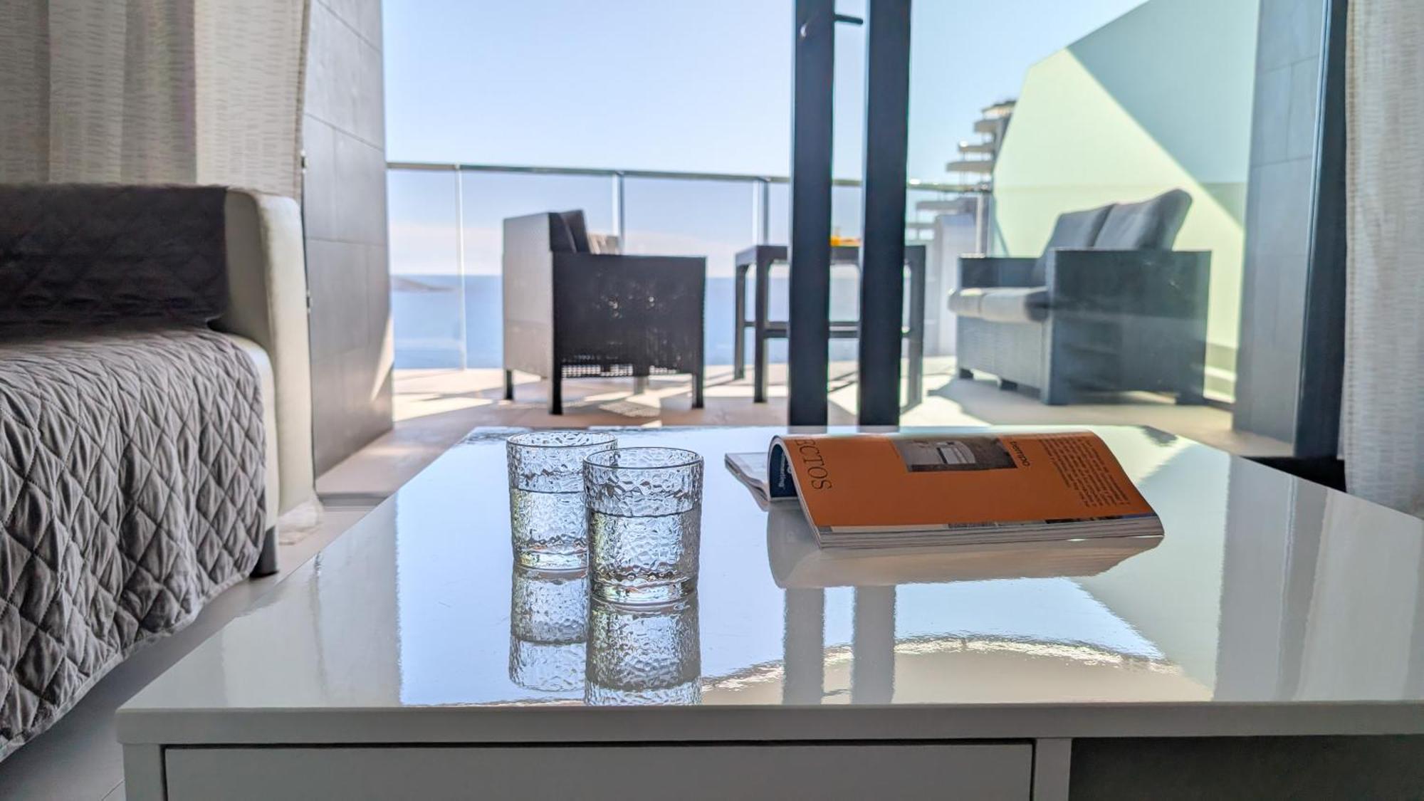 Sunset Waves Sea & Sky Apartment *
